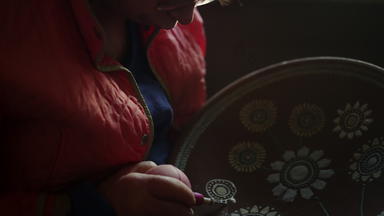 集中女人装修粘土产品陶器女艺术家<strong>绘画板</strong>